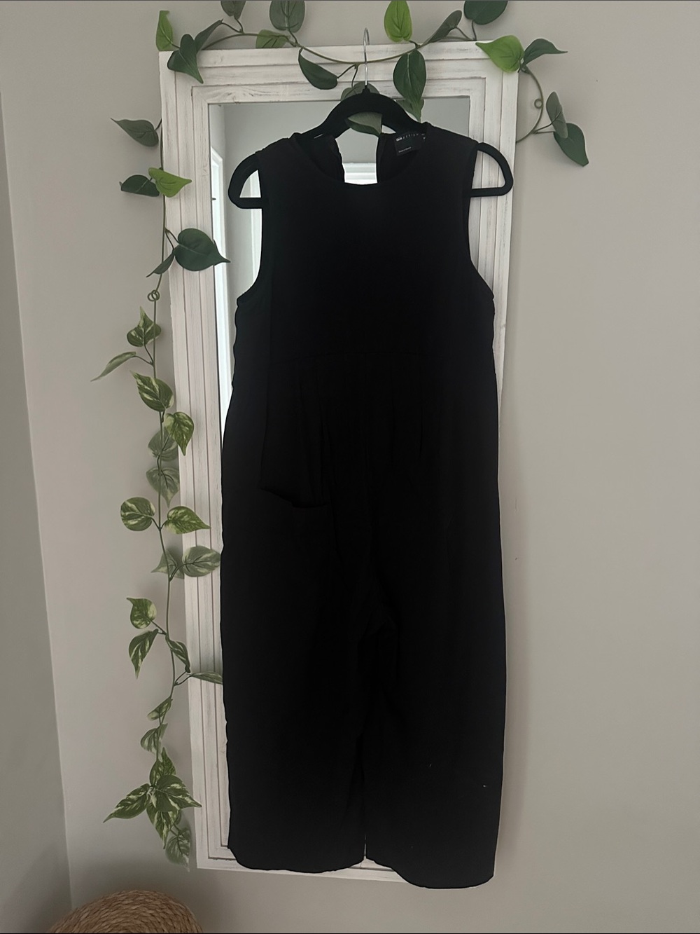 Women’s Black Sleeveless Jumpsuit